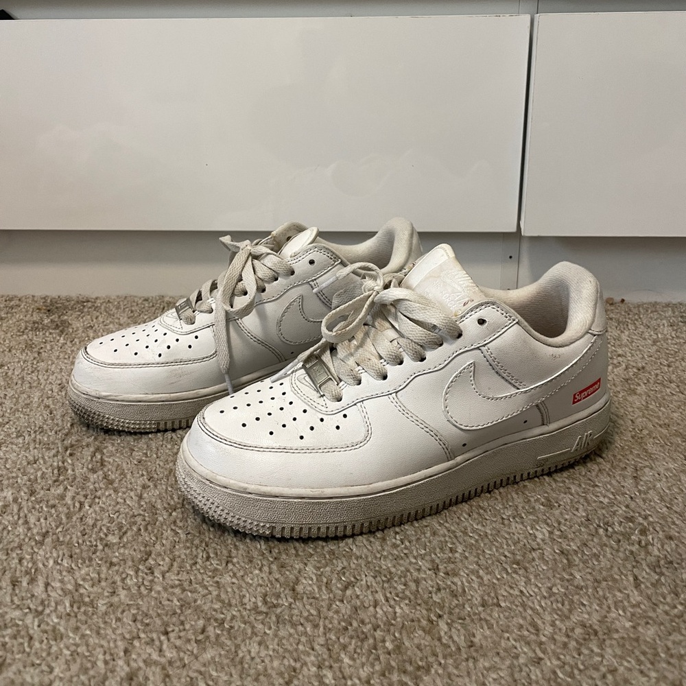 Supreme Nike Air Force 1 Low Sneaker US 5
Supreme White